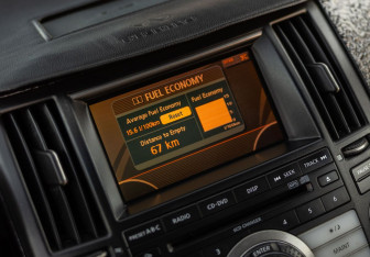 Подержанный автомобиль Infiniti FX 2008 года (14 фото)