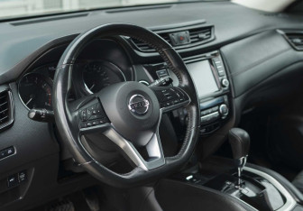 Подержанный автомобиль Nissan X-Trail 2019 года (11 фото)