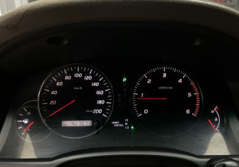 Подержанный автомобиль Toyota Land Cruiser Prado 2005 года (12 фото)