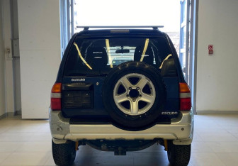 Подержанный автомобиль Suzuki Escudo 2000 года (5 фото)