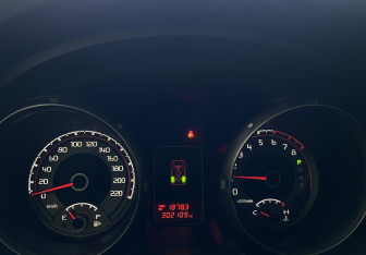 Подержанный автомобиль Mitsubishi Pajero 2012 года (11 фото)
