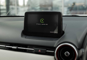 Подержанный автомобиль Mazda Demio 2016 года (14 фото)