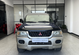 Подержанный автомобиль Mitsubishi Montero Sport 2001 года (2 фото)