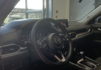 Подержанный автомобиль Mazda CX-5 2017 года (12 фото)