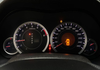 Подержанный автомобиль Honda Accord Sedan 2010 года (9 фото)