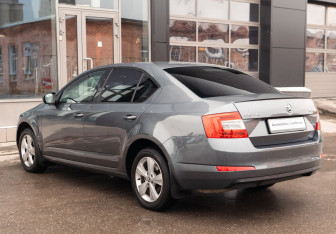 Подержанный автомобиль Skoda Octavia Liftback 2015 года (7 фото)