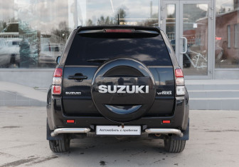 Подержанный автомобиль Suzuki Grand Vitara 2013 года (6 фото)