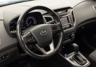 Подержанный автомобиль Hyundai Creta 2018 года (11 фото)