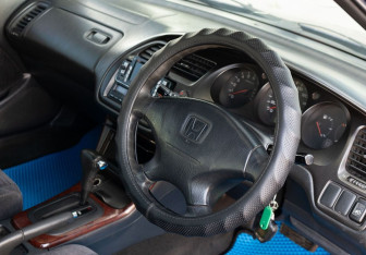 Подержанный автомобиль Honda Accord Sedan 2001 года (11 фото)