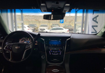 Подержанный автомобиль Cadillac Escalade Suv 2015 года (24 фото)