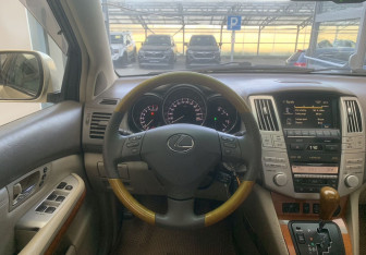 Подержанный автомобиль Lexus RX 2008 года (8 фото)
