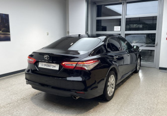 Подержанный автомобиль Toyota Camry Sedan 2019 года (5 фото)