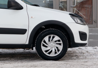 Подержанный автомобиль LADA (ВАЗ) Kalina Wagon 2018 года (9 фото)