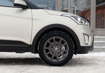 Подержанный автомобиль Hyundai Creta 2018 года (9 фото)