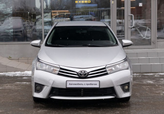 Подержанный автомобиль Toyota Corolla Sedan 2013 года (2 фото)