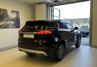 Подержанный автомобиль Geely Atlas Pro 2024 года (4 фото)