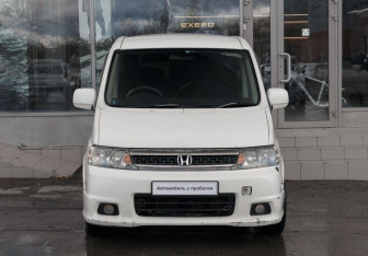 Подержанный автомобиль Honda Stepwgn 2003 года (2 фото)