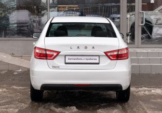 Подержанный автомобиль LADA (ВАЗ) Vesta Sedan 2022 года (6 фото)