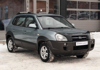 Подержанный автомобиль Hyundai Tucson 2005 года (3 фото)