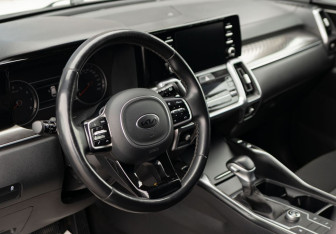 Подержанный автомобиль Kia Sorento 2021 года (11 фото)