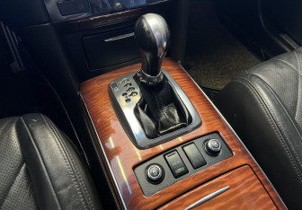 Подержанный автомобиль Infiniti FX 2010 года (8 фото)