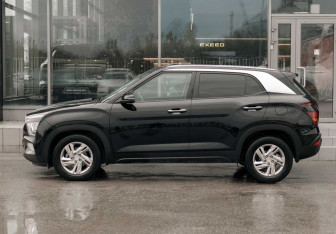Подержанный автомобиль Hyundai Creta 2022 года (8 фото)
