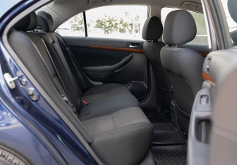 Подержанный автомобиль Toyota Avensis Sedan 2007 года (18 фото)