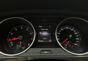 Подержанный автомобиль Volkswagen Tiguan 2017 года (10 фото)