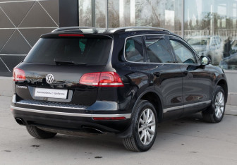 Подержанный автомобиль Volkswagen Touareg 2015 года (5 фото)