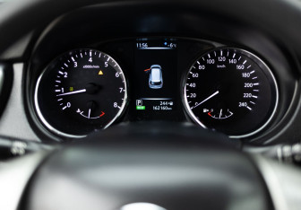 Подержанный автомобиль Nissan X-Trail 2016 года (13 фото)