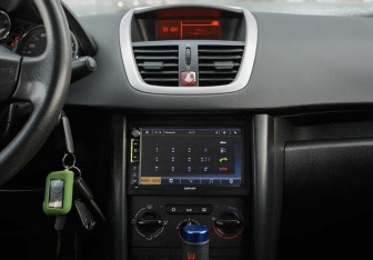 Подержанный автомобиль Peugeot 207 Hatchback 2007 года (14 фото)