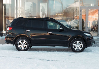 Подержанный автомобиль Hyundai Santa Fe 2011 года (4 фото)