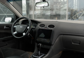 Подержанный автомобиль Ford Focus Sedan 2007 года (10 фото)