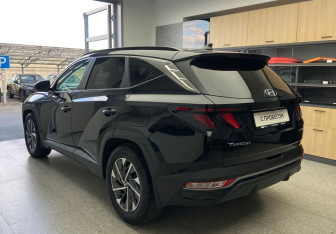 Подержанный автомобиль Hyundai Tucson 2022 года (7 фото)