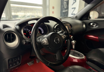 Подержанный автомобиль Nissan Juke 2011 года (8 фото)