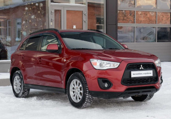 Подержанный автомобиль Mitsubishi ASX 2013 года (3 фото)