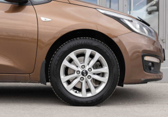 Подержанный автомобиль Kia Ceed Wagon 2017 года (9 фото)