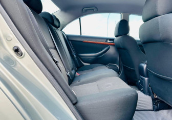 Подержанный автомобиль Toyota Avensis Sedan 2007 года (11 фото)