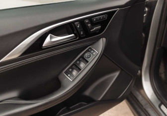 Подержанный автомобиль Infiniti QX30 2018 года (17 фото)