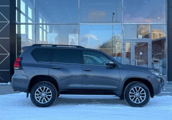 Подержанный автомобиль Toyota Land Cruiser Prado 2018 года (6 фото)