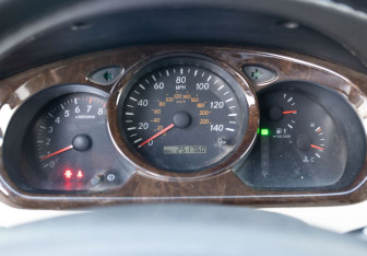 Подержанный автомобиль Toyota Highlander 2002 года (12 фото)