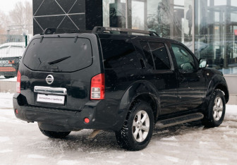 Подержанный автомобиль Nissan Pathfinder 2007 года (5 фото)
