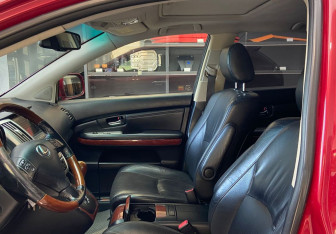 Подержанный автомобиль Lexus RX 2008 года (12 фото)