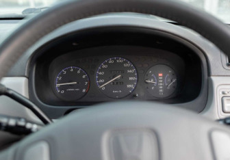 Подержанный автомобиль Honda CR-V 1999 года (12 фото)