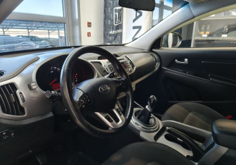 Подержанный автомобиль Kia Sportage 2015 года (7 фото)