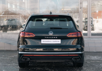 Подержанный автомобиль Volkswagen Touareg 2021 года (6 фото)
