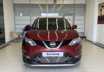 Подержанный автомобиль Nissan Qashqai 2017 года (2 фото)