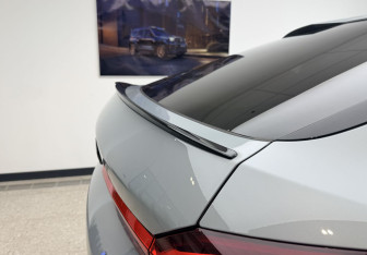 Подержанный автомобиль BMW X6 M 2024 года (11 фото)