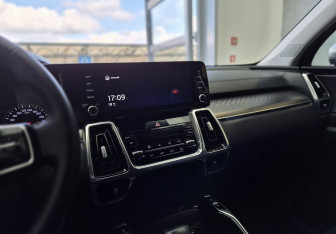 Подержанный автомобиль Kia Sorento 2021 года (12 фото)