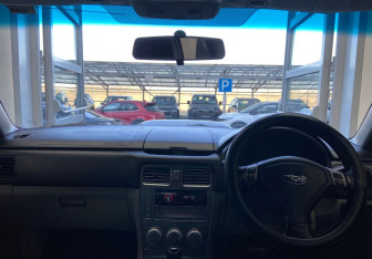 Подержанный автомобиль Subaru Forester Suv 2005 года (13 фото)